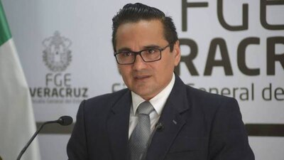 Interpuso amparos contra su detención y para regresar como Fiscal