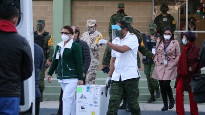 Más de 17 mil dosis de la vacuna de Pfizer-BioNTech llegaron este lunes 28 de diciembre al estado