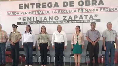 Un profesor se equivocó al recitar el juramento a la Bandera y lo confundió con el Padre Nuestro