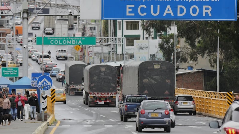 Colombia responde a Ecuador con aranceles de 30% y frena exportación de energía eléctrica