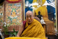 Dalai Lama niega vínculos con Epstein pese a aparecer más de 100 veces en sus archivos