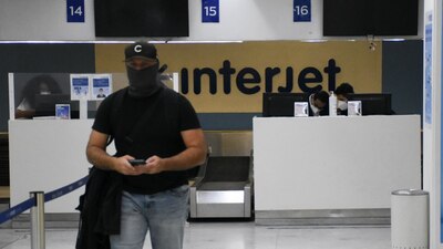 La aerolínea ha dejado a usuarios varados debido a la fuerte crisis  económica que atraviesa