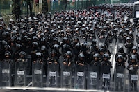 CNTE alista protesta durante el partido Colombia-Uzbekistán en el Estadio CDMX