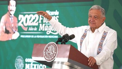 AMLO presumió que las próximas campañas no serán aburridas pues la oposición tiene como 50 candidatos