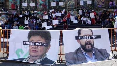 Manifestantes y diputados locales se reunieron a las afueras del palacio legislativo