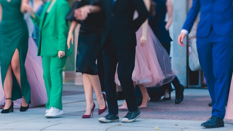 Padres de familia acusan a mujer de fraude de más de 90 mil pesos por fiesta de graduación