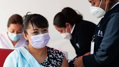 Solo este martes, cuatro mil cincuenta y siete personas recibieron la vacuna, de acuerdo con el informe de la Secretaría