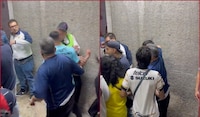 VIDEO: Aficionado de Pumas ataca a vendedor de la tercera edad en el Estadio CU