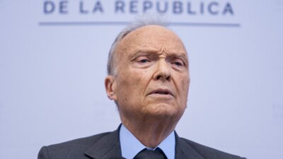 Los abogados acusaron que existe persecución política por parte de la FGR en contra de Julio Scherer