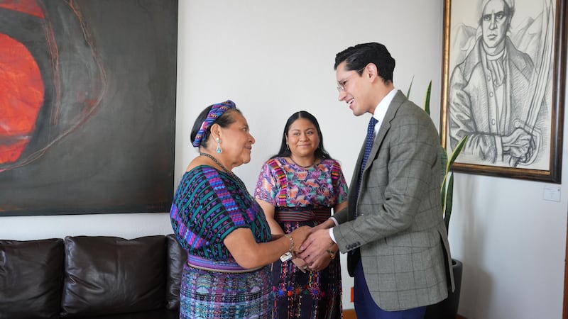 Rigoberta Menchu se une a la SRE como alta consejera de derechos de mujeres y pueblos indígenas
