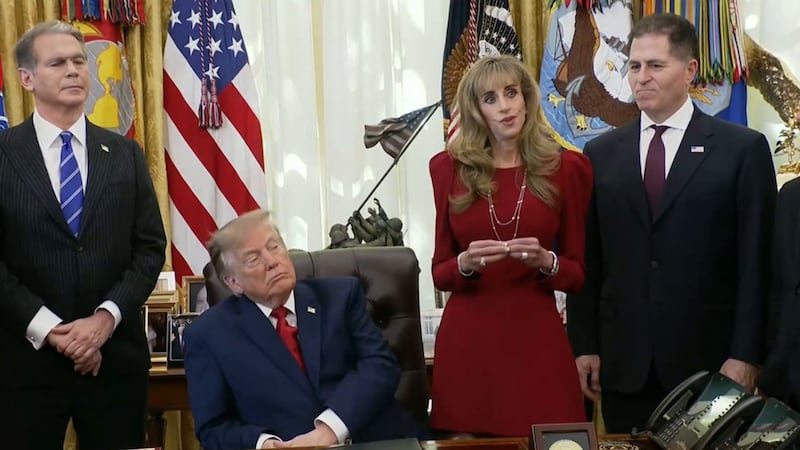 “¿Parece un robot?“: Aspecto de Susan Dell, en encuentro con Trump, desata controversia en redes