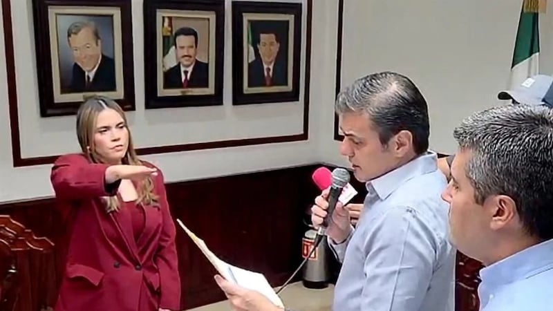 Ana Miriam Ramos, rinde protesta como alcaldesa de Culiacán, tras licencia de Juan de Dios Gámez
