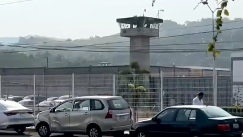 Explosión en penal de Puerto Vallarta, Jalisco, deja 2 internos muertos