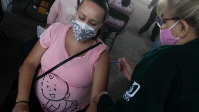 En la Cuauhtémoc, 77 mujeres ya recibieron la vacuna contra COVID-19