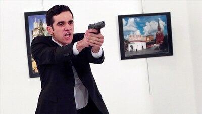La foto del hombre que le disparó al embajador ruso en la capital turca