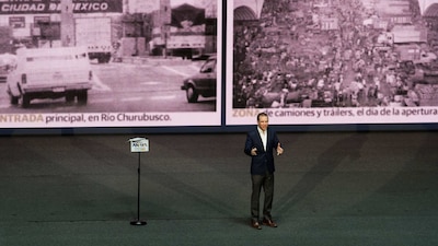 El aspirante presidencial ha sido acusado de no ser transparente con el manejo de sus recursos