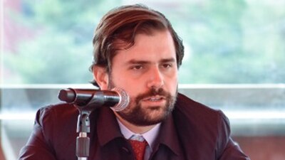 Svarch Pérez sustituye a José Alonso Novelo, quien no estuvo presente en la ceremonia