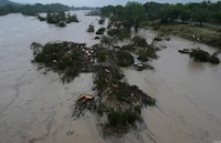 Inundaciones en Texas dejan al menos 27 personas muertas y decenas de desaparecidos