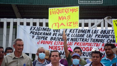 Los funcionarios fueron señalados por la FGR por un desfalco de más de 400 millones de pesos