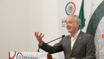 El panista indicó que diputados de Morena solo siguen órdenes