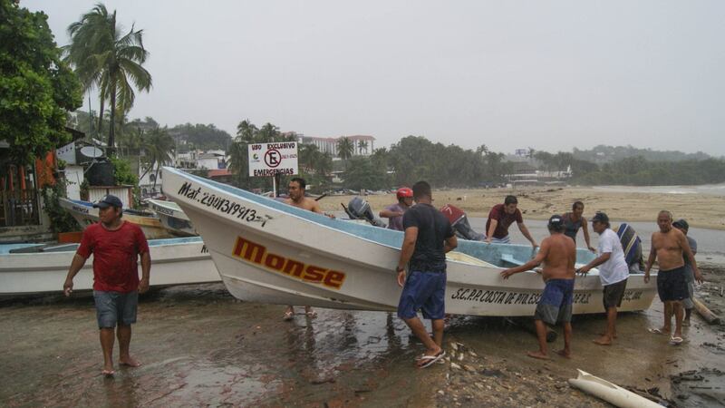 Alerta Sheinbaum que ‘Erick’ podría evolucionar a Huracán categoría II