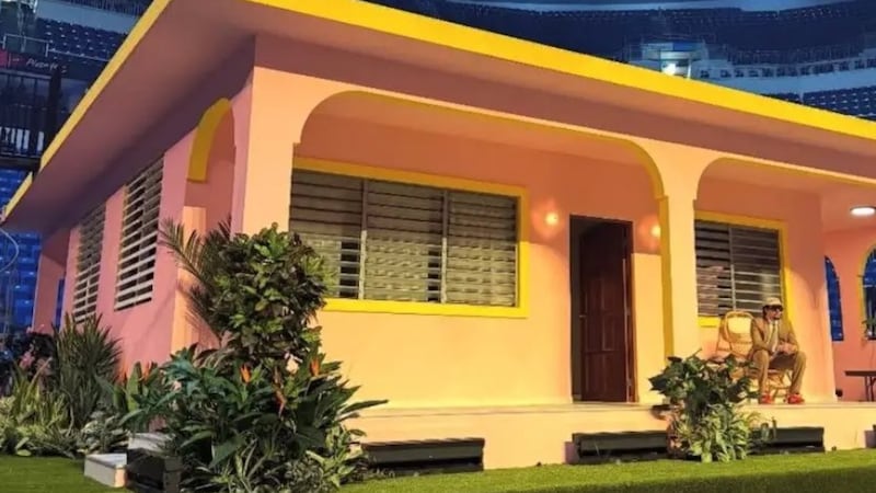 Fans de Bad Bunny presentan quejas ante la Profeco por escenario de ‘la casita’