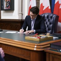 Trudeau responde a Trump con aranceles del 25% a EU