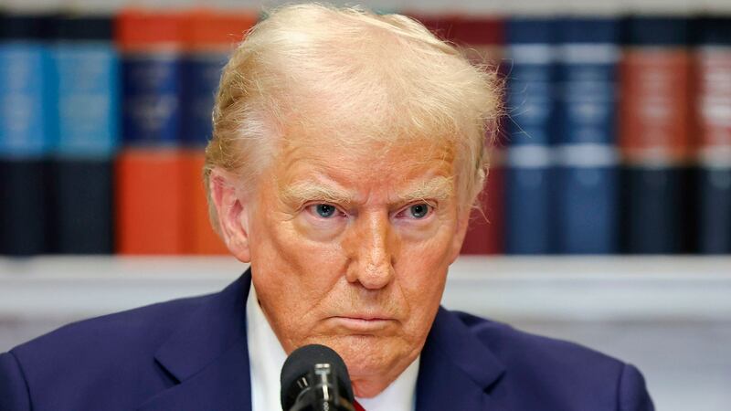 ¡Dan revés a Trump! Juez congela orden que pone fin a ciudadanía por nacimiento