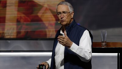 Acusó que el SAT se ha dedicado a “extorsionar a empresarios”