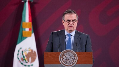 Afirmó que Kennedy es una persona "non grata" pero que será invitado a México