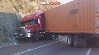 Intento de asalto a trailero termina con accidente en la autopista Chamapa-Lechería