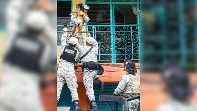 Los elementos de seguridad lograron poner a salvo al menor de edad