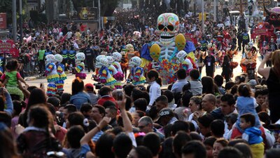 El desfile fue de la Estela de Luz hasta el Zócalo capitalino