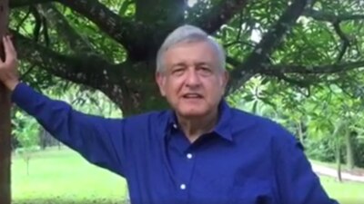 El líder nacional de Morena indicó que tildó de corruptos a los priistas y de hipócritas a los panistas