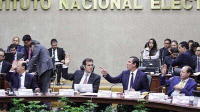 Los consejeros del INE durante la sesión de este viernes