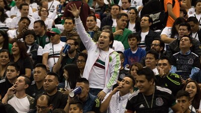 Han sido constantes las llamadas de atención por parte de la FIFA por los gritos homofóbicos en partidos de fútbol oficiales