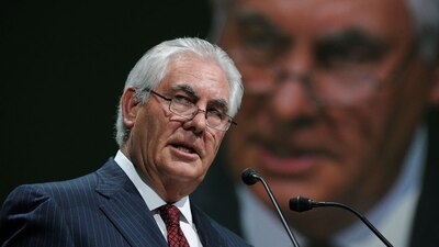 Tillerson ingresó a ExxonMobil en 1975 y comenzó una larga carrera que incluyó la administración de las operaciones en Rusia