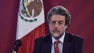 Luciano Concheiro, subsecretario de Educación Superior, calificó como "un profundo dolor en la educación" situaciones como las de Esquivel.