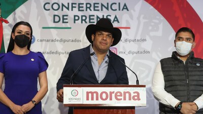 El diputado y cantante de música regional tiene previsto actuar en Illinois el domingo 17 de abril.