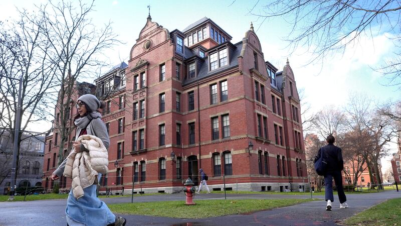 Harvard demanda a gobierno de Trump por prohibir inscribir a estudiantes extranjeros