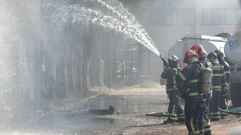 VIDEO: Reportan incendio en estacionamiento de la alcaldía BJ; hay desalojo