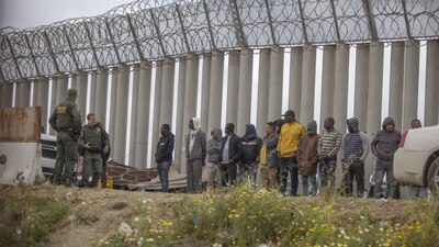 Texas trata de contener tanto como sea posible la inmigración ilegal