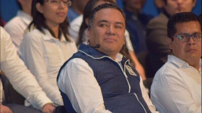 El actual diputado panista anunció su destape acompañado de Rafael Moreno Valle, gobernador de Puebla