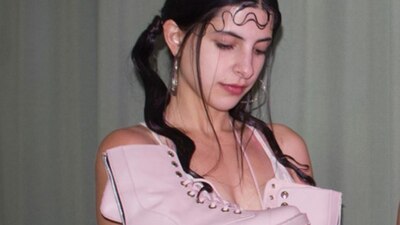 La empresa, acusada de ocultar un feminicidio, fue criticada por lanzar una línea de botas a favor del feminismo