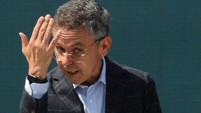 Estuvo casado con la periodista Elena Chávez, autora de "El Rey del Cash"