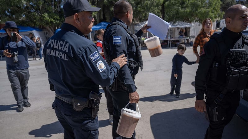 ¡Vaya broma! Alumno de primaria le da a beber cloro a su compañero en lugar de agua en NL