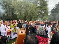 Hugo Aguilar encabeza ceremonia prehispánica de la consagración de bastón de mando