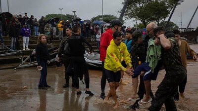 Se han creado brigadas de rescate de personas atrapadas en inundaciones