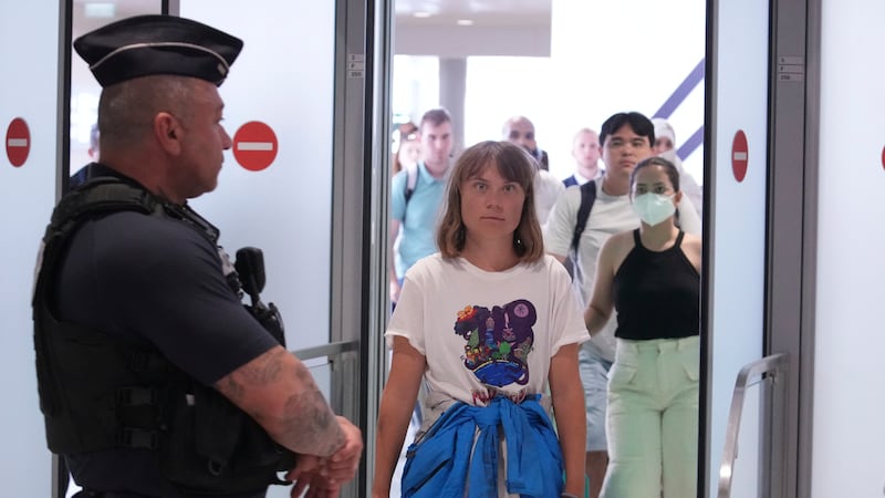 Israel deporta a Greta Thunberg, tras secuestrar el barco en que se dirigía a Gaza