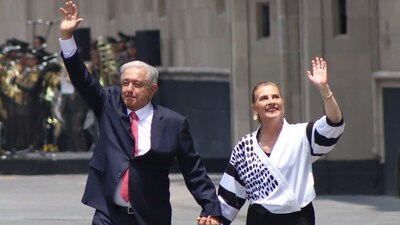 AMLO dijo a los periodistas que le podrán hacen preguntas a la escritora el próximo miércoles